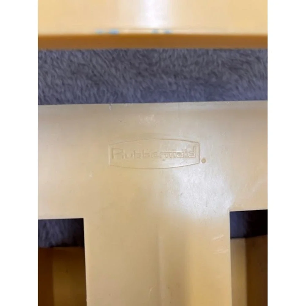 Vintage Rubbermaid Wall Mount Organizer 4 Slot Mail File Kitchen Wrap Rack‎ Tan